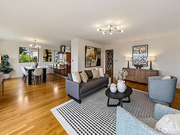 3rd image of 6533 38th Avenue SW