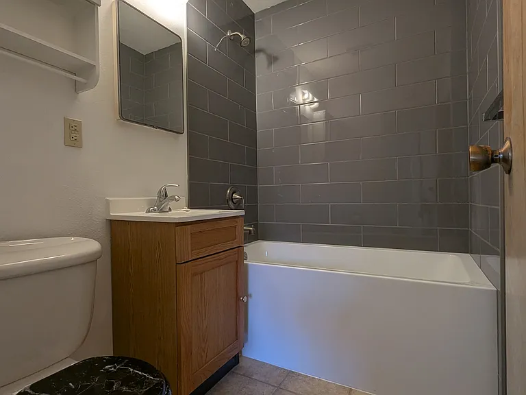 1607 K Ave #1607 — Photo 3