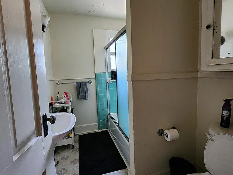 220 NW 3rd Ave — Photo 6