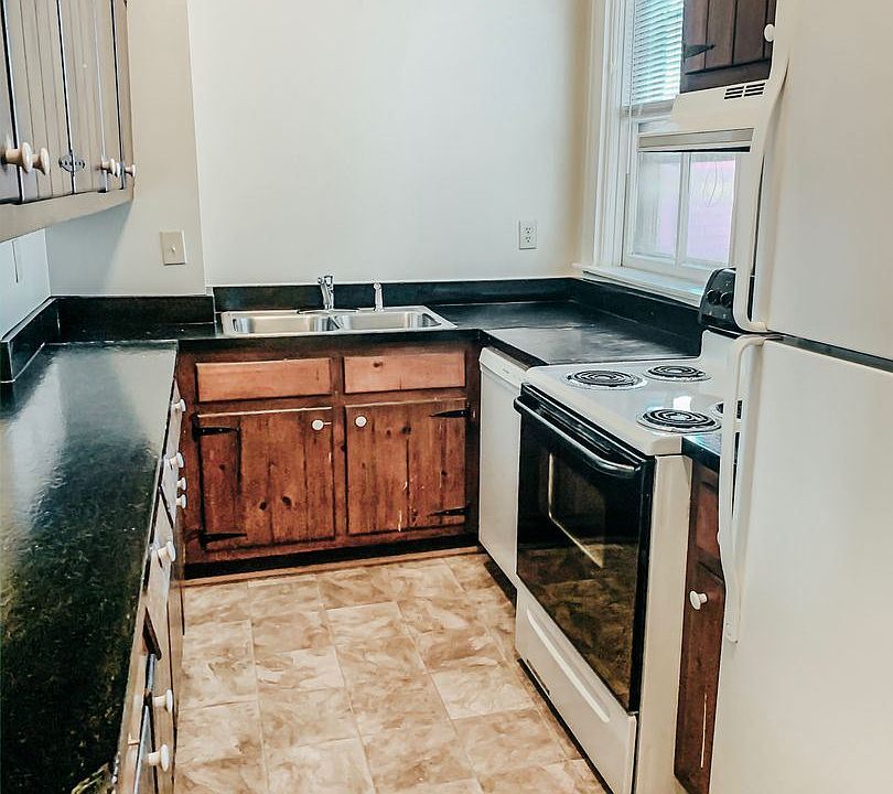 1st image of 104 E Clay St APT C