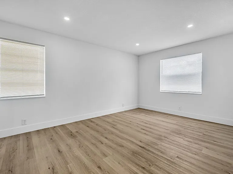1015 NE 17th Ave — Photo 31