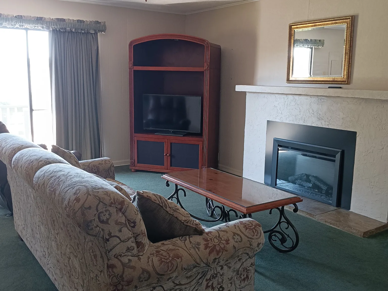 3 bed, $1,800 — Photo 3