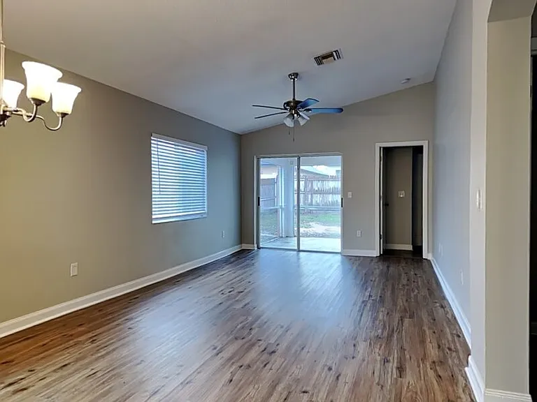 530 Scarlet Maple Ct — Photo 8