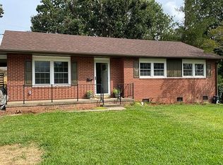 734 Oakgrove Dr, Graham, NC 27253