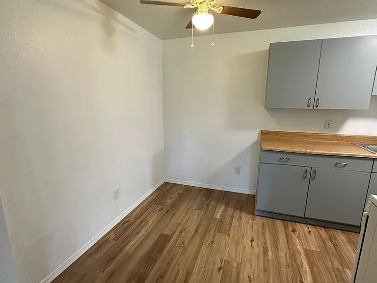 609 Shattuck Ave S #7 — Photo 6