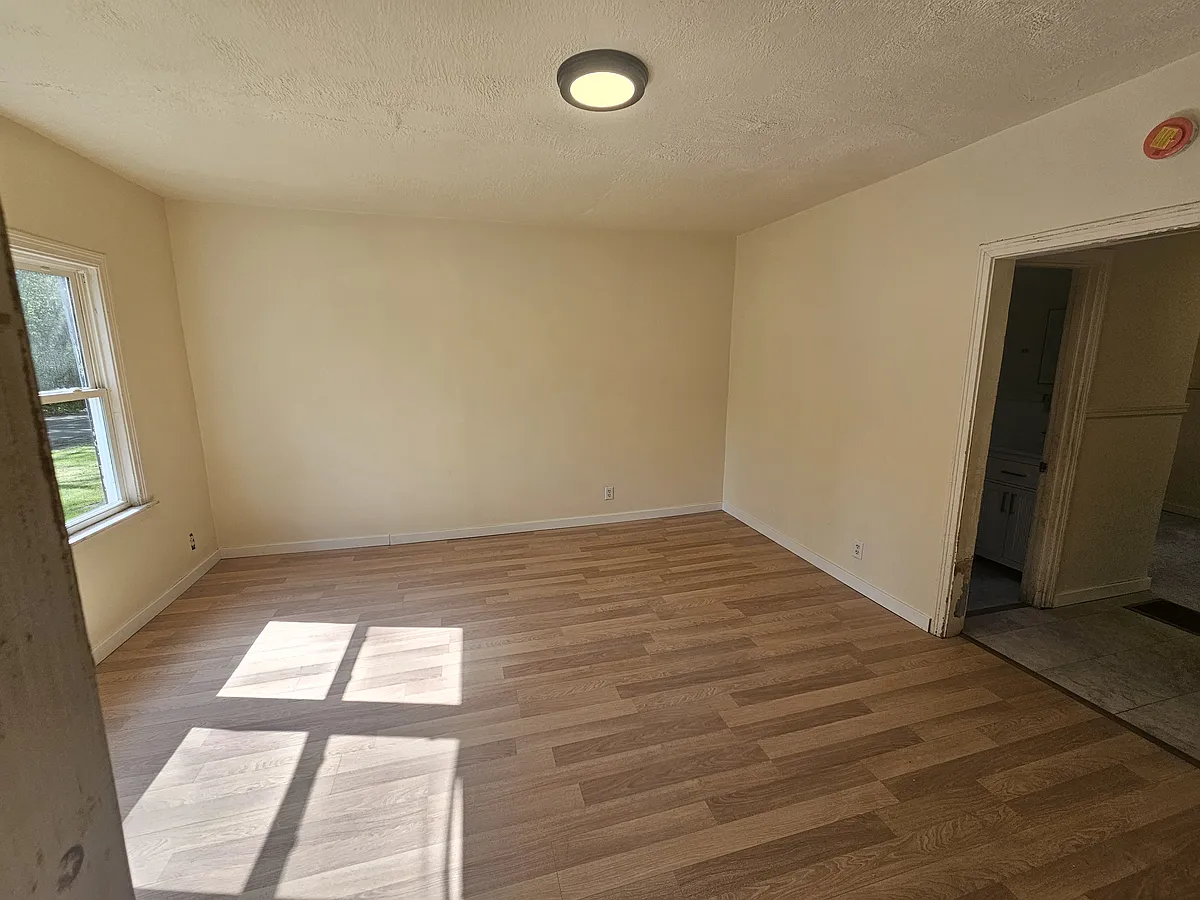 Building Photo - 944 Hovey St