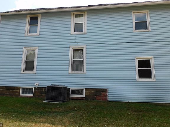 4th image of 204 Elm St