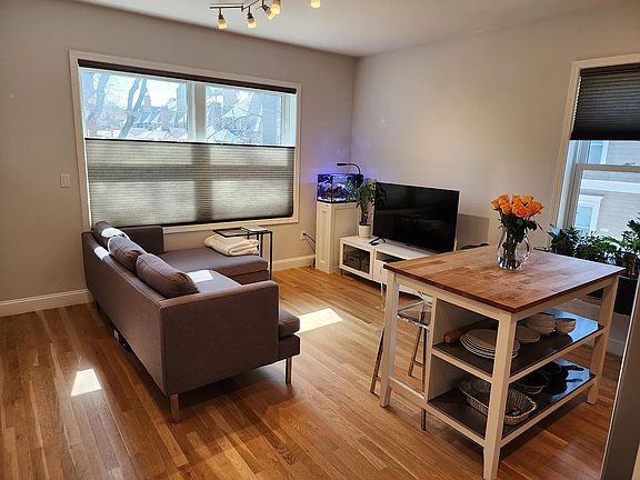 3rd image of 157 Salisbury Rd #2