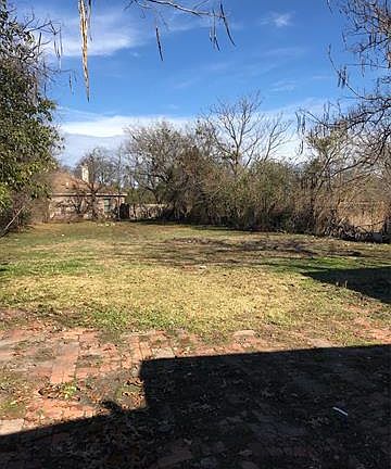 3rd image of 803 Dr Martin Luther King Jr Blvd