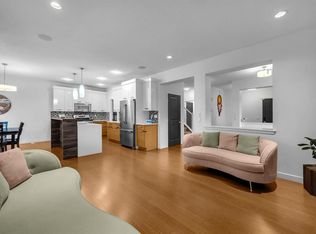 233 NW Cranarch Cmn SE, Calgary, AB T3M1M2