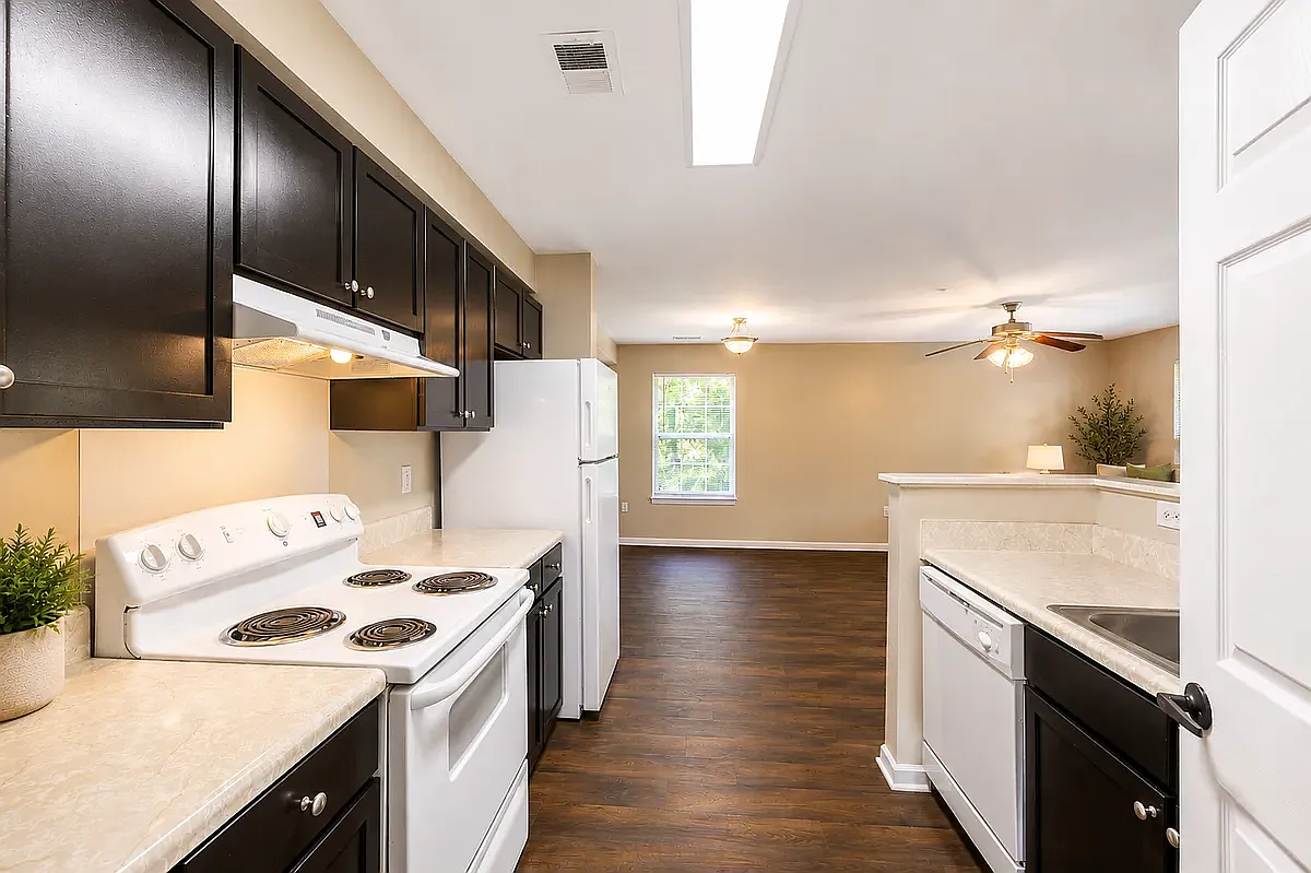 Hanover Ridge Apartments — Photo 3