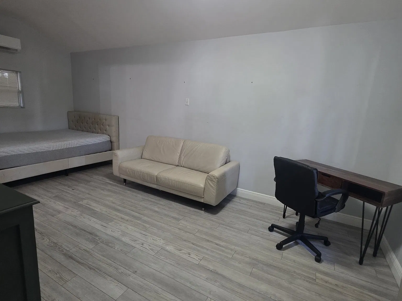 1 bed, 876 sqft, $900 — Photo 3