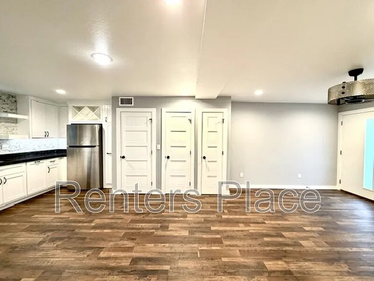 415 S Victor Ave #1 — Photo 4