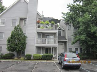 84 Quartz Ln #84, Paterson, NJ 07501