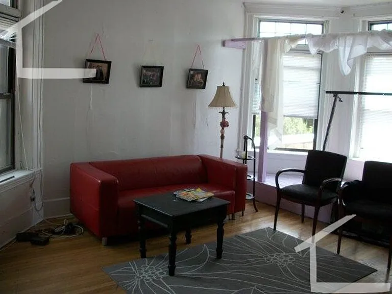 1914 Beacon St #3 — Photo 11