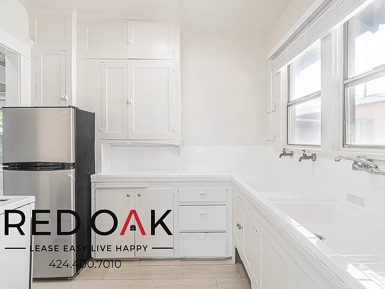 1117-1123 E Appleton St #1121-1/2 — Photo 2