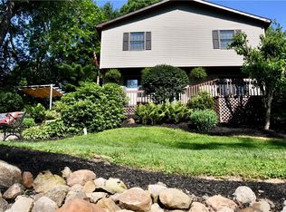 1511 Lake Front Dr, Salem, OH 44460