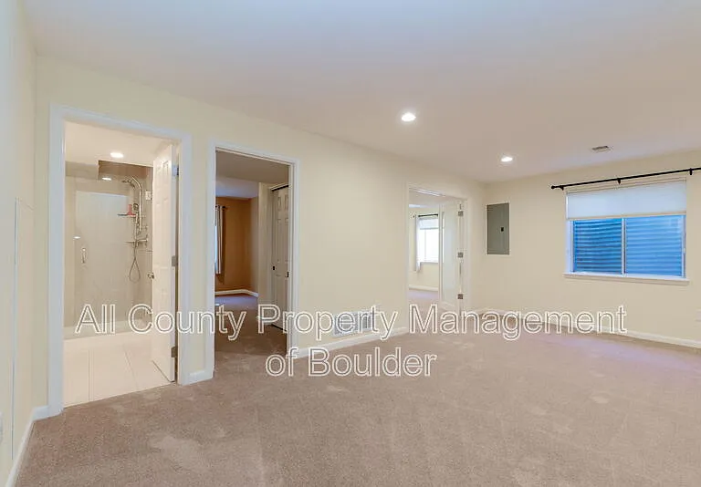 1288 Redwood Ave — Photo 26