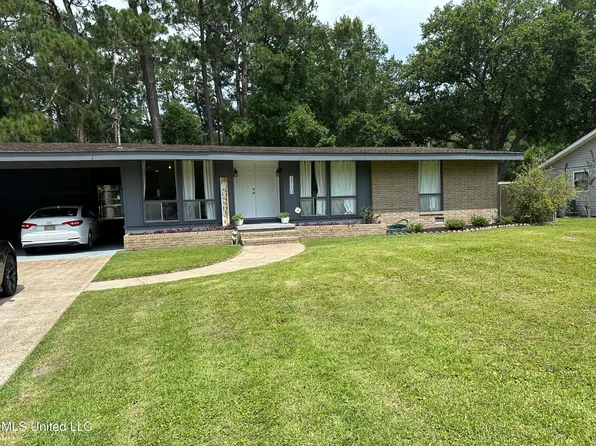 2710 Freemont St, Pascagoula, MS 39567