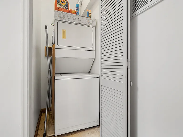 1408 S St NW — Photo 11