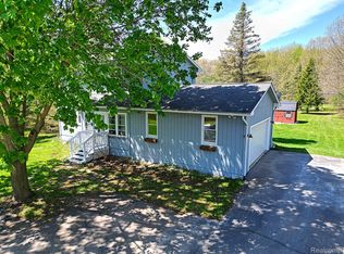 7655 Wheeler Dr, Whitmore Lake, MI