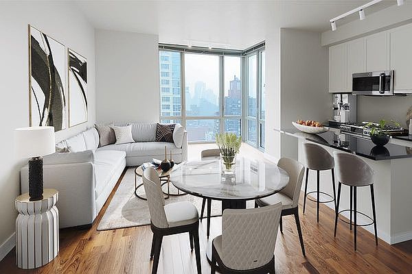 1st image of 160 W 62nd St APT 38B