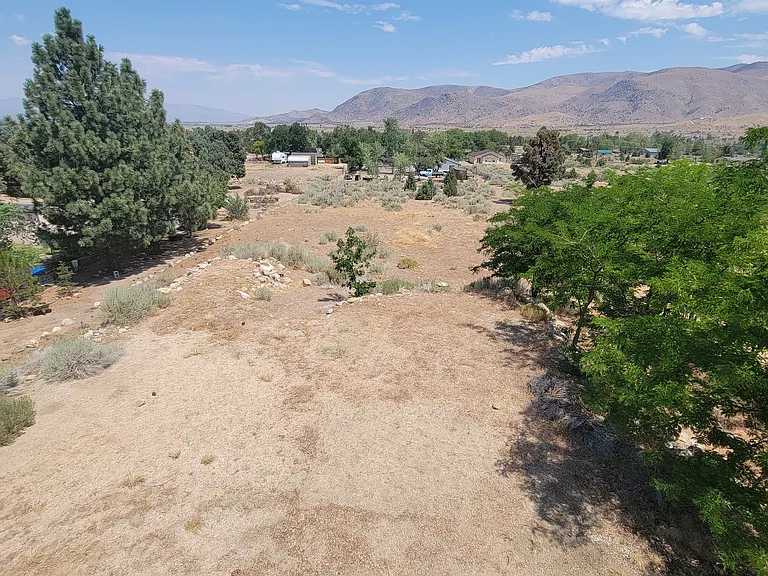 186 Shetler Dr — Photo 2