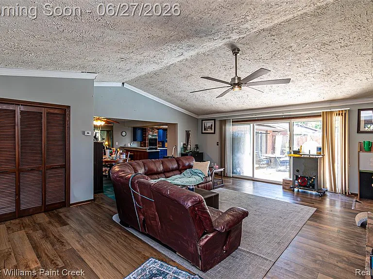 20510 Luna St — Photo 5