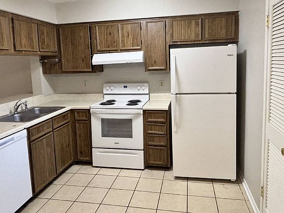 5th image of 696 Tyner St Unit 31