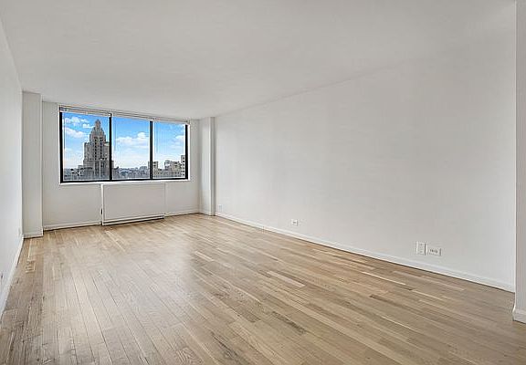 4th image of 300 Mercer St APT 34F