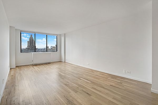 1st image of 300 Mercer St APT 31L