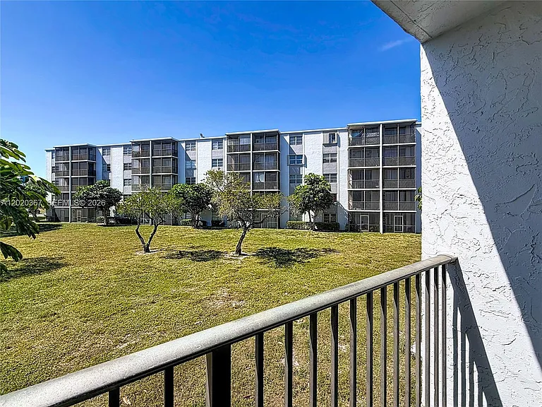 8740 N Sherman Cir #206 — Photo 21