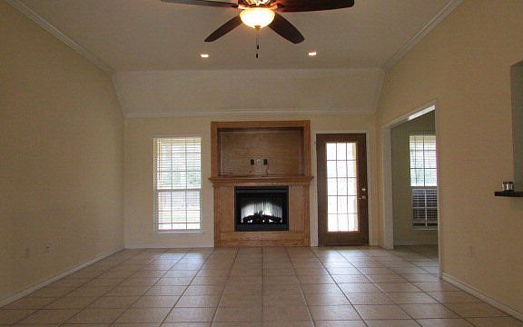 2nd image of 147 Lewellin Pl