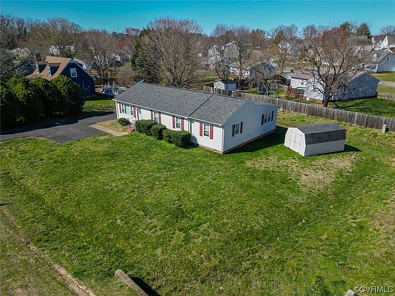 3rd image of 6410 Mary Esther Ln