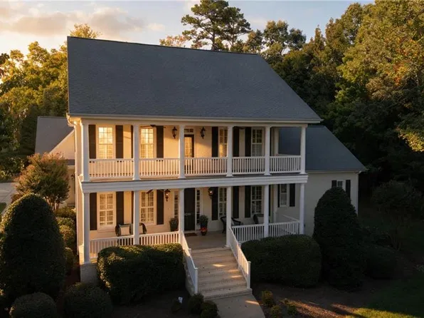 1018 Lochshire Dr, Burlington, NC 27215