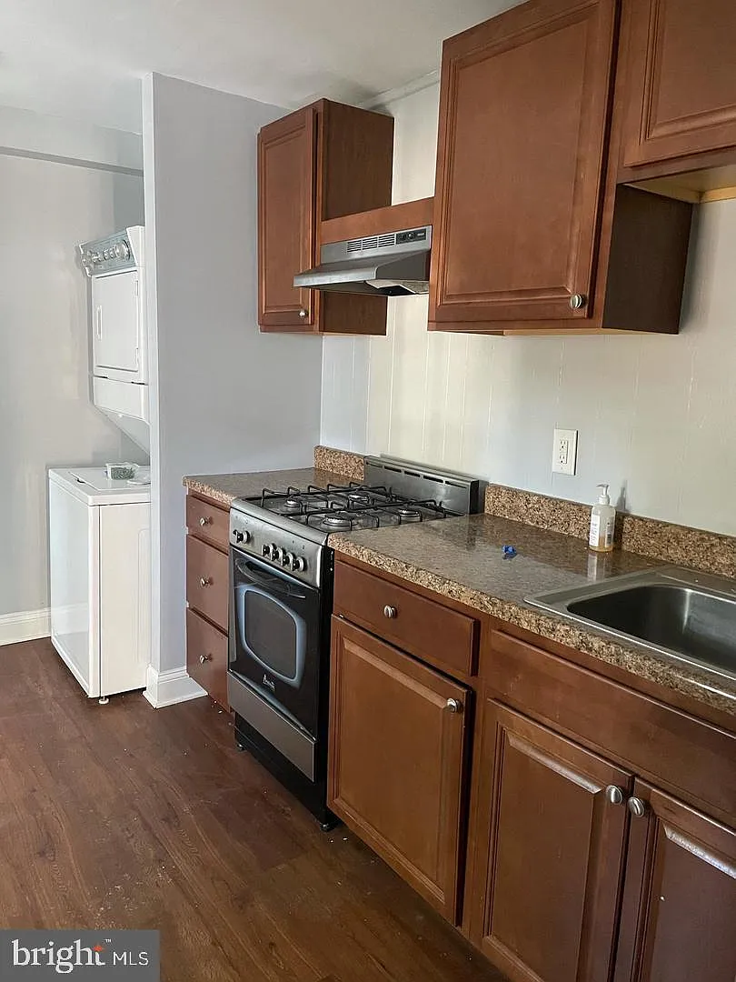 1 bed, 1200 sqft, $1,495 — Photo 2