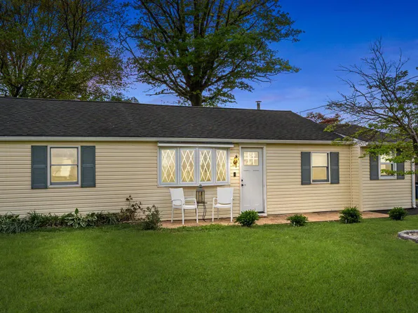 1098 Whittier Ave, Bensalem, PA 19020