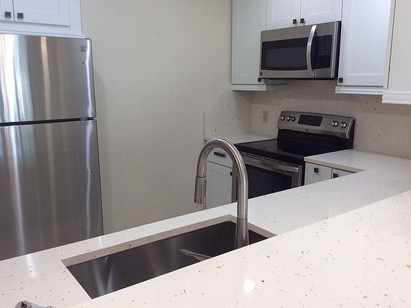 4th image of 2339 Treasure Isle Dr APT 44