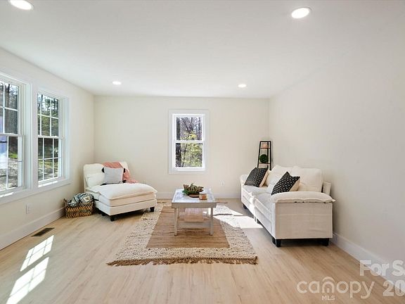 3rd image of 5588 Sugar Hill Rd