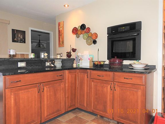 3rd image of 156 Hillside Dr