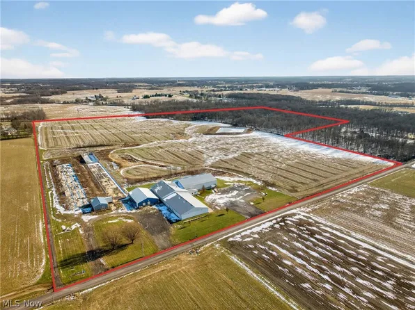 Deerfield Ave NW, Dalton, OH 44618