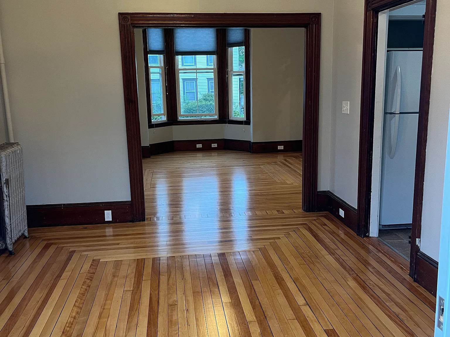 3 bed, 1200 sqft, $2,700 — Photo 2