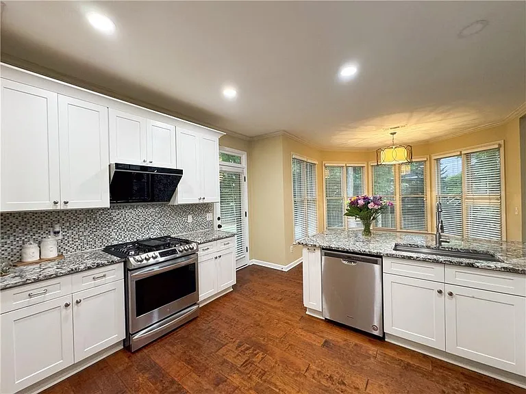 10580 Cauley Creek Dr — Photo 8
