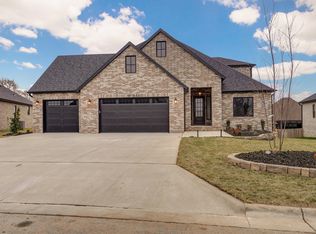 1686 N Marlowe Ave, Springfield, MO 65802