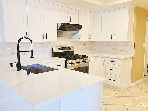 2nd image of 4935 New Castle Ln #A