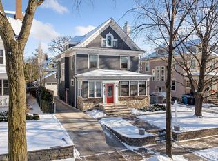 1809 Irving Ave S, Minneapolis, MN 55403