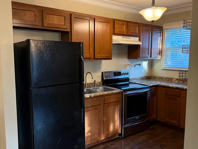 308 E Quincy Ave — Photo 5
