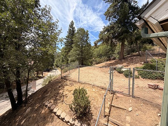 4th image of 5828 Robin Oak Dr