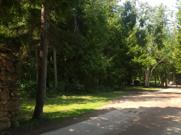 Stoneciffe Rd, Mackinac Island, MI 49757