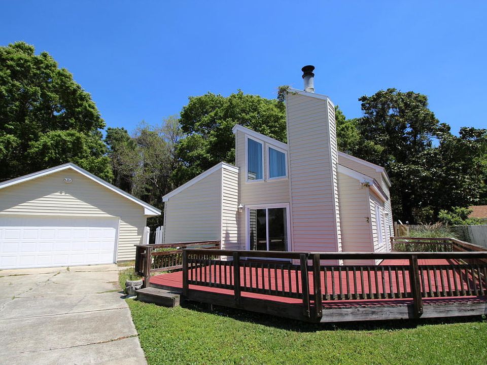 1st image of 10 Kingston Ct